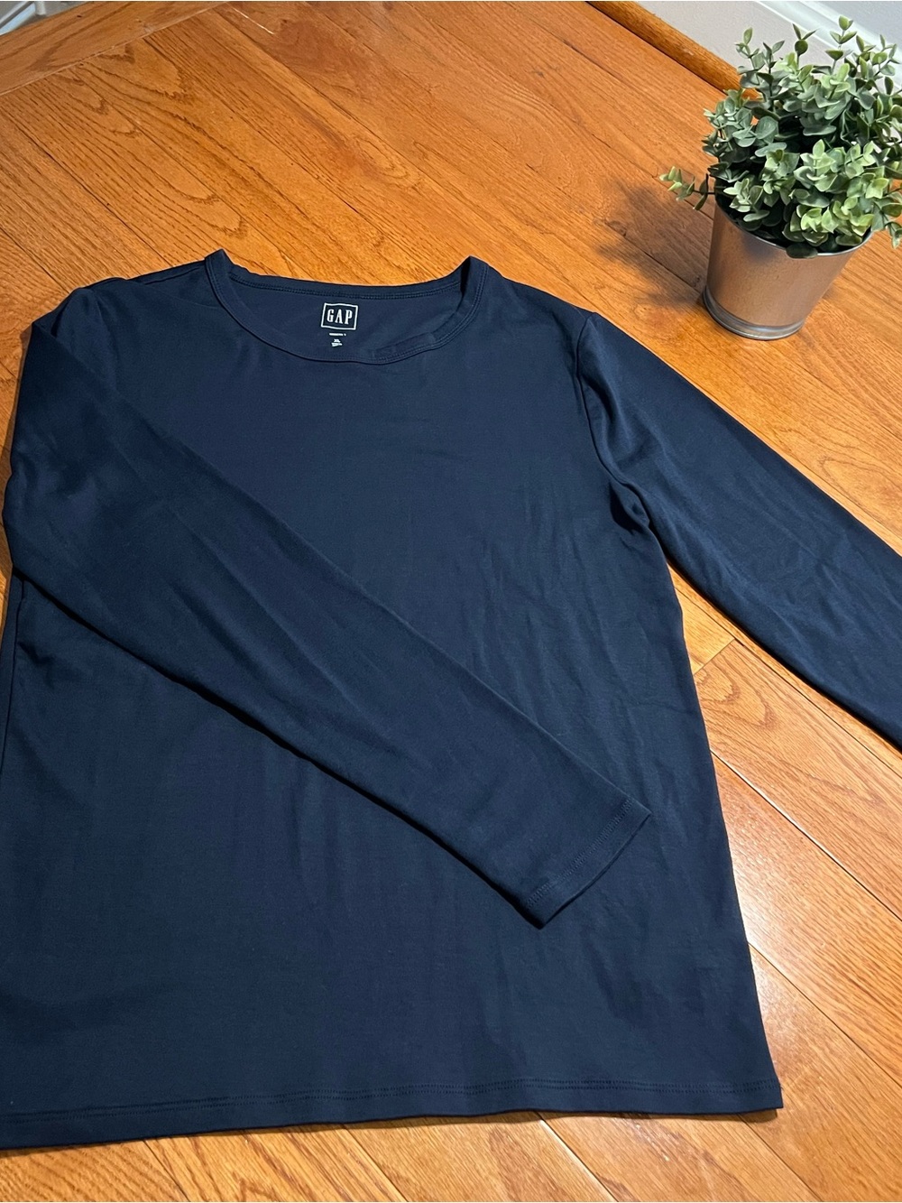 GAP Women's Long Sleeve Crew Tee Modern T - Navy Blue